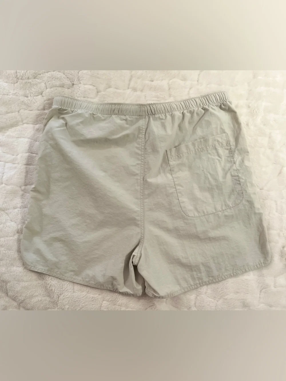 Fear of God Essentials Volley Shorts size L. Unisex